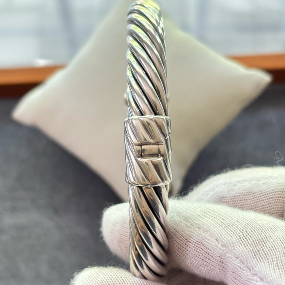 David Yurman 925 & 14k Gold 10mm cuff with Black Onyx-Large - Picture 6 of 9